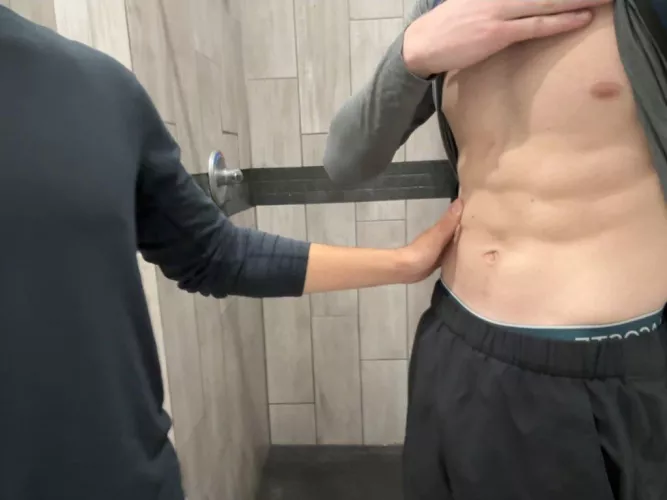 (19) just left the gym about to mess around with my str8 roommate @jackhills1002