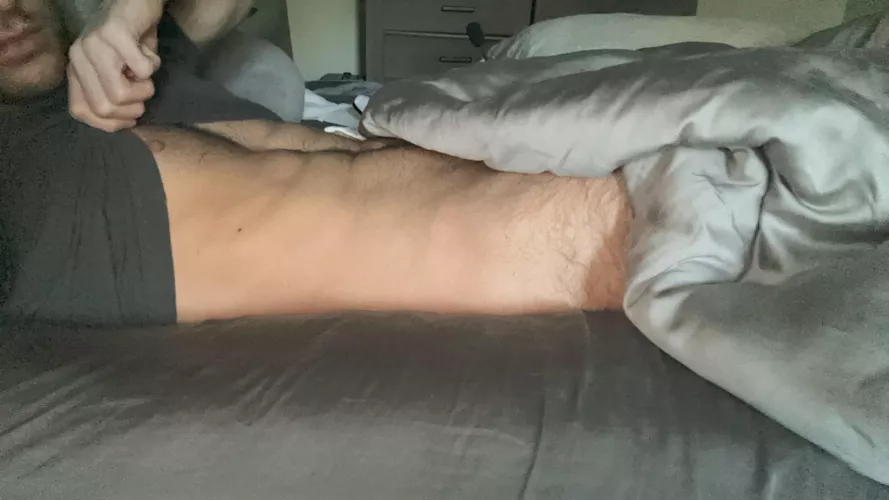 28 hung bottom seeking bate buddy/owner. Must be fit. Send to receive. Snap @jwright1728