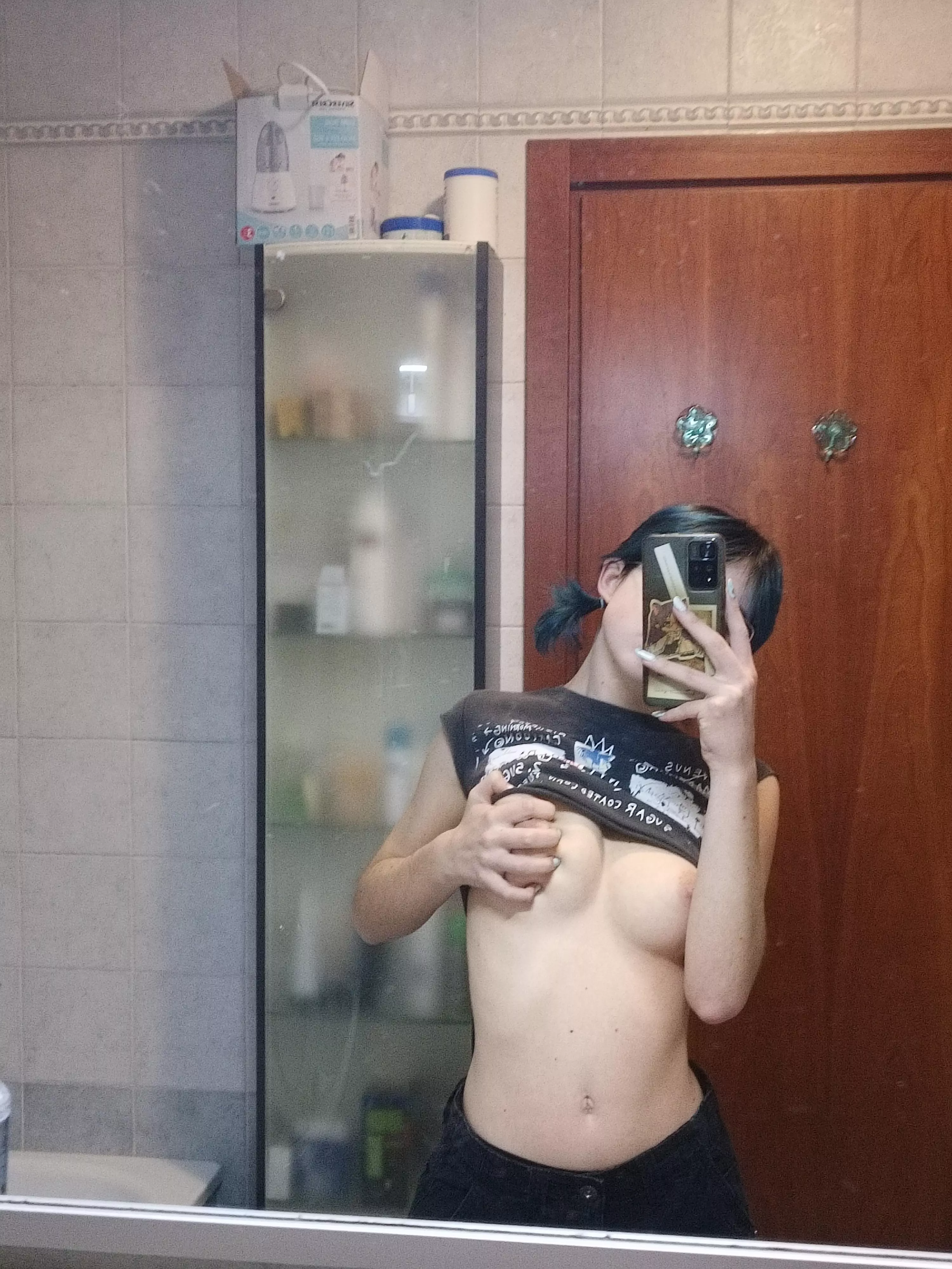 anyone want some masc boobs?