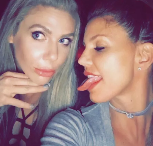 Blonde or Brunette milf