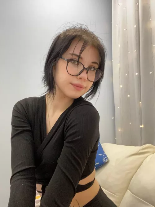 Boss, I'm your youngest secretary, it's not just like that.