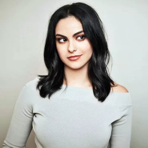 Camila Mendes
