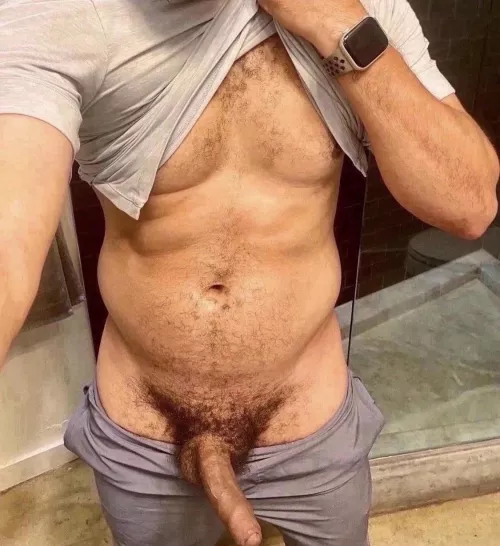 Daddy’s home from the gym…