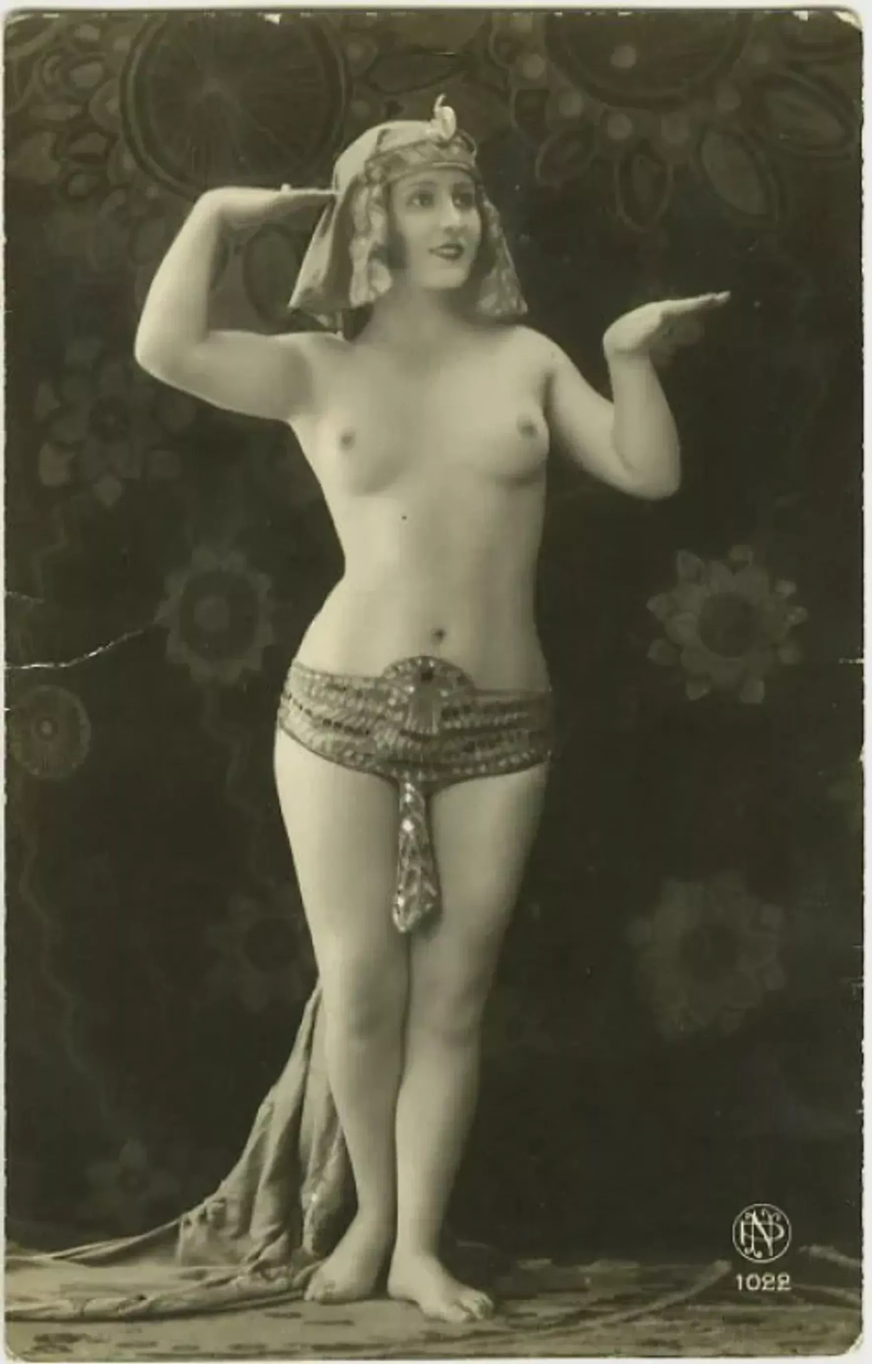 Dear Sirs and Madames, I must caution you to take utmost care during your Egyptian travels. Misunderstandings abound! As a cautionary tale I present the sight that awaited me when I requested from our guide to see a mummy unwrapped.