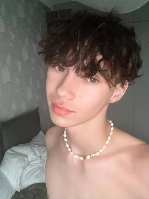 Do you think my 19yo125lbs small stature is sexy?