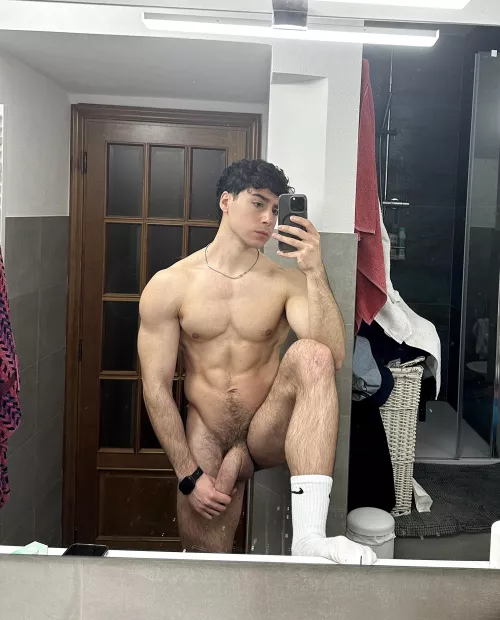 First 3 words that comes to your mind? ⤵️