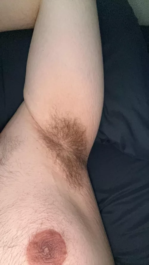 Forgot to wear deodorant last night 😷