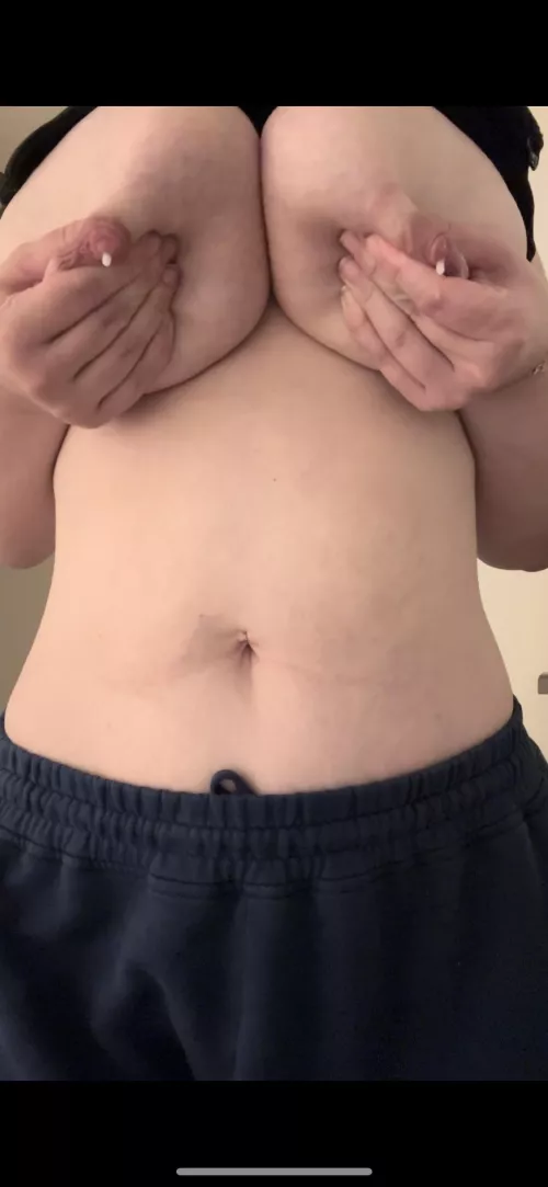 full and dripping 💦😋 who can help clean up 😉