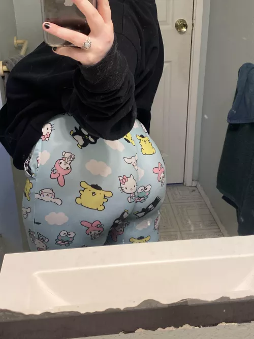 hello booty ;) 😘
