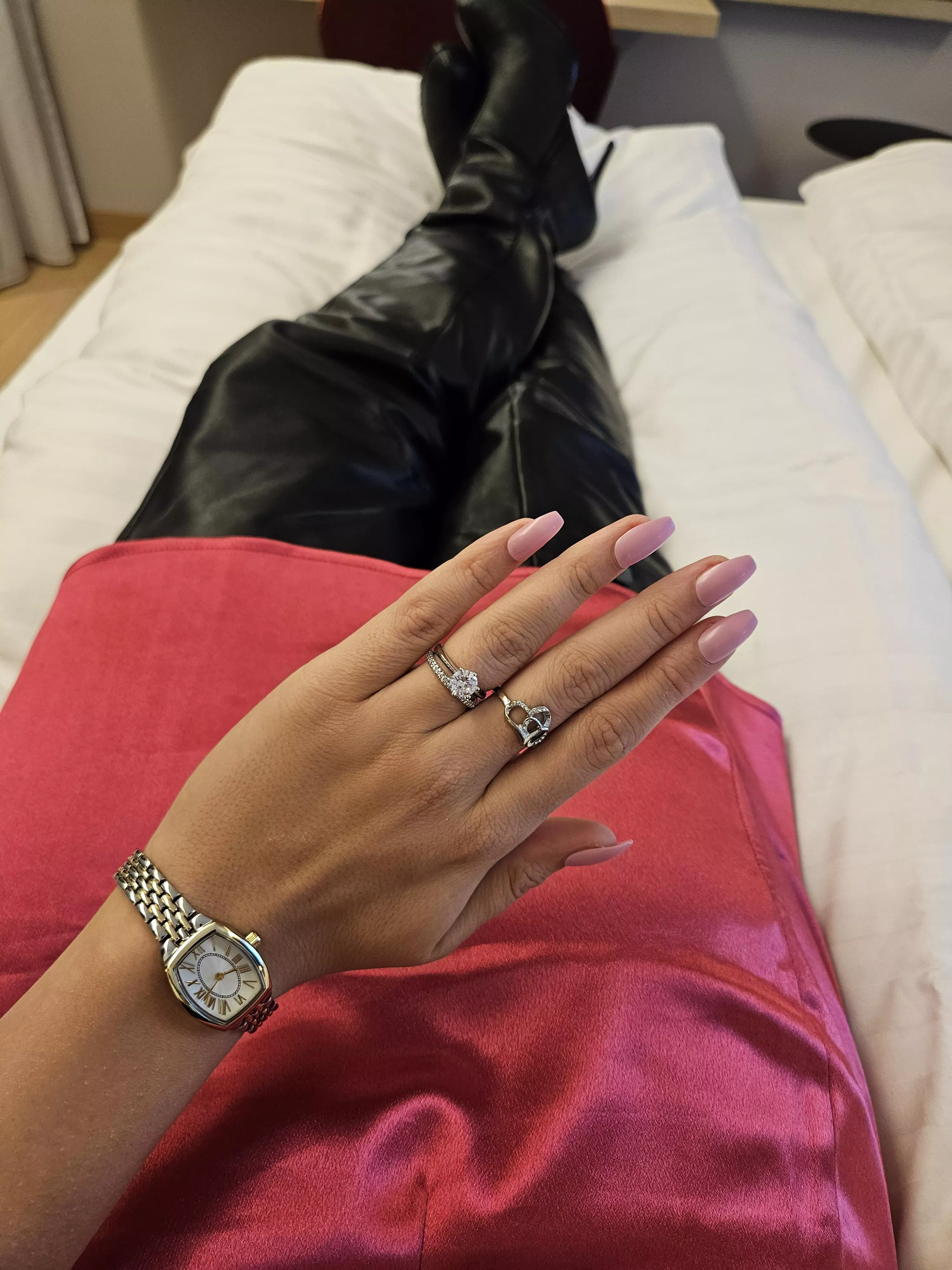 How do you like my hand? 💍