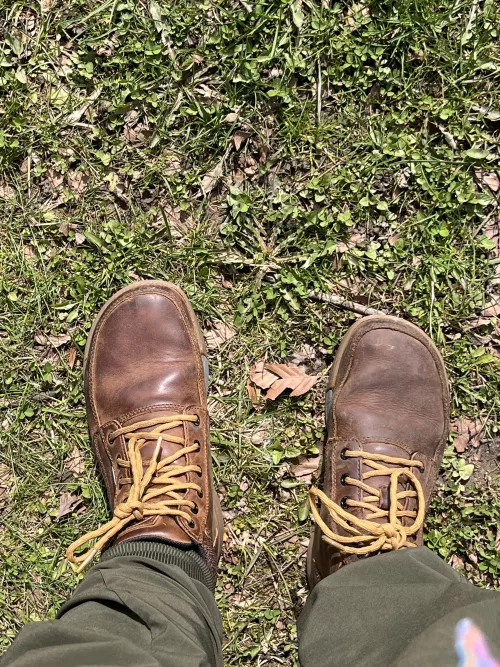 How to get one boot shiny like the other…a mishap