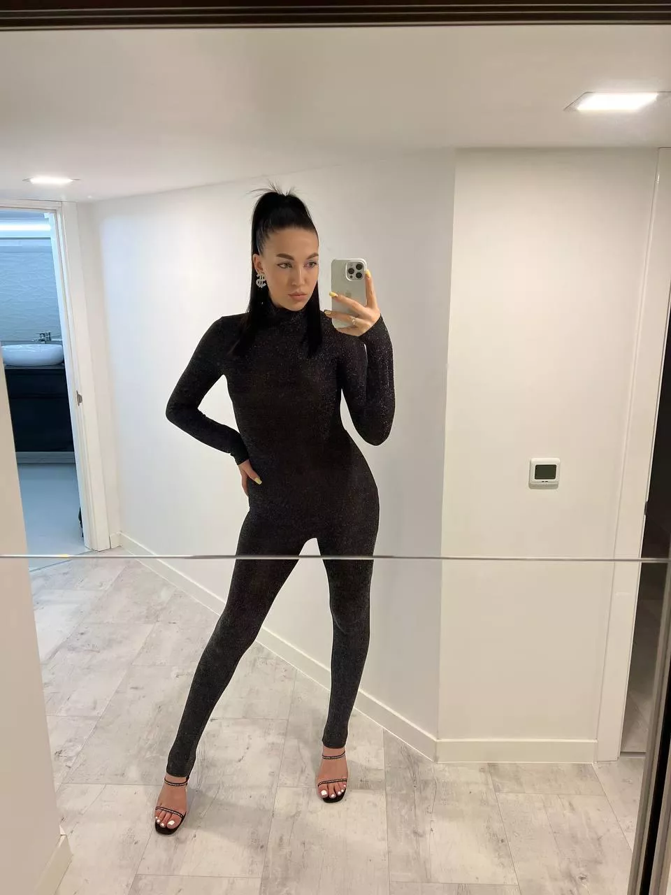 how would you react if you bumped into me on the street, wearing that outfit?