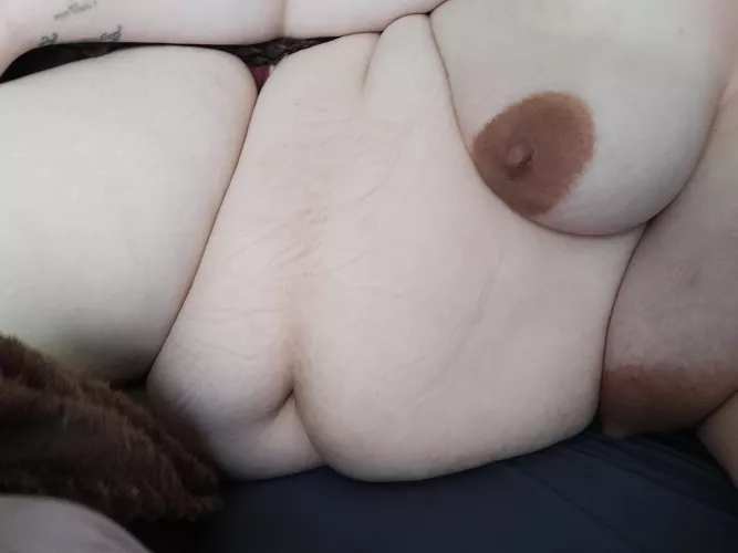 I haven't fucked or cum since January, so I'm like, way too pent up and unable to do a darned thing about it 😩