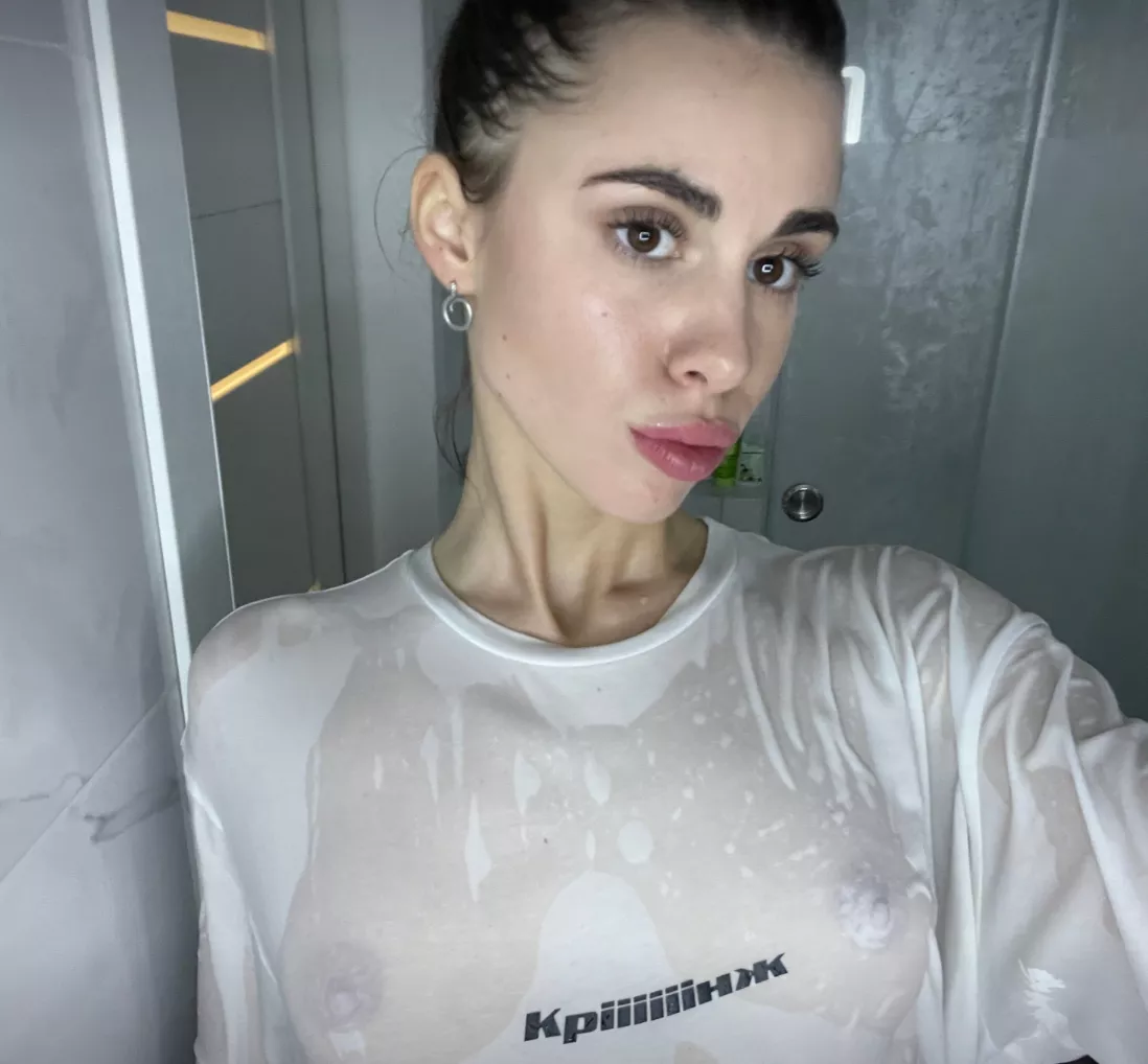 I want to be your neighbor, we could take a shower together.