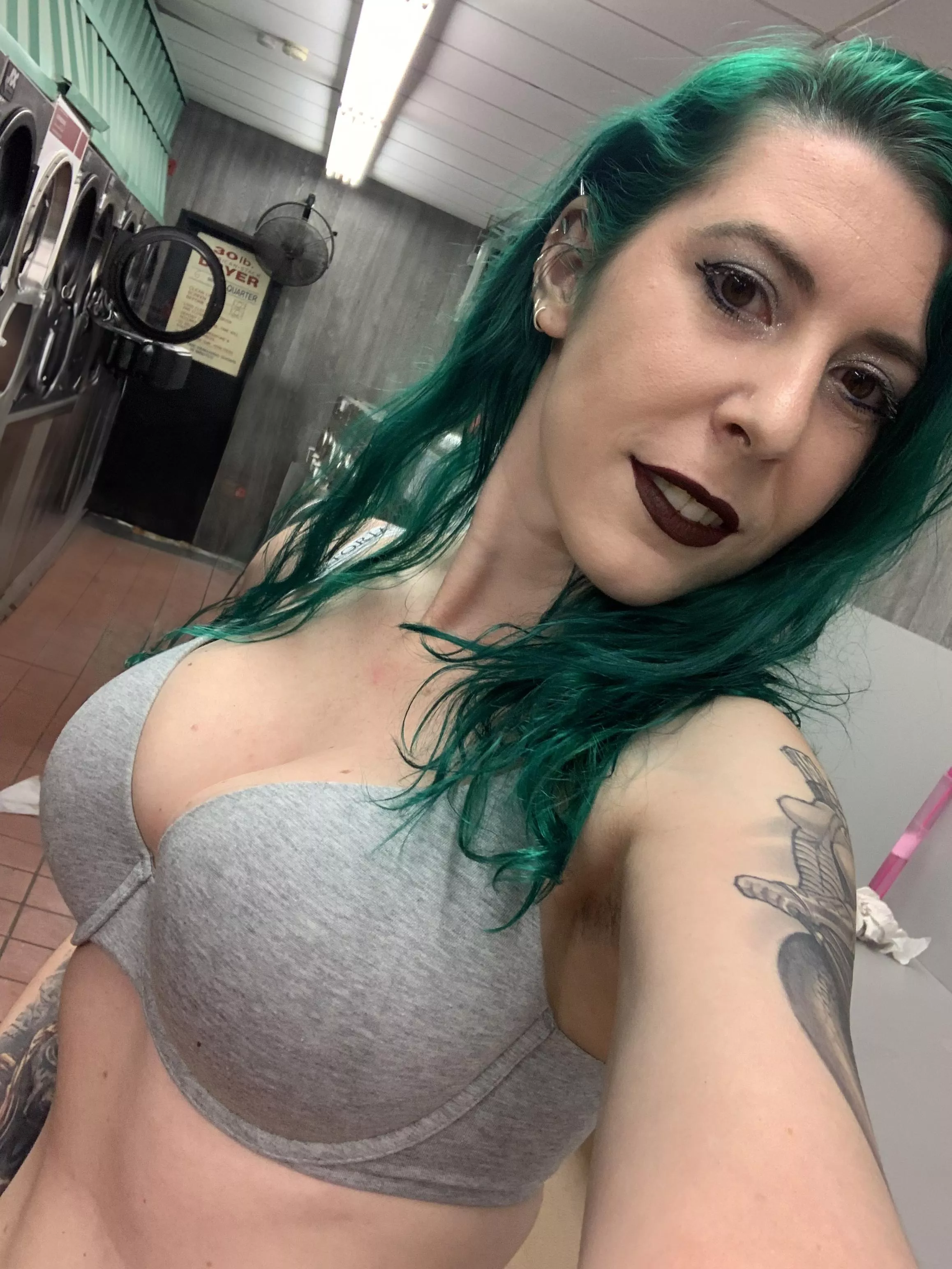 Laundromat cleavage
