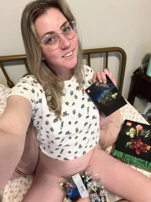 Lego’s in bed is a dangerous game [F] 6’2”