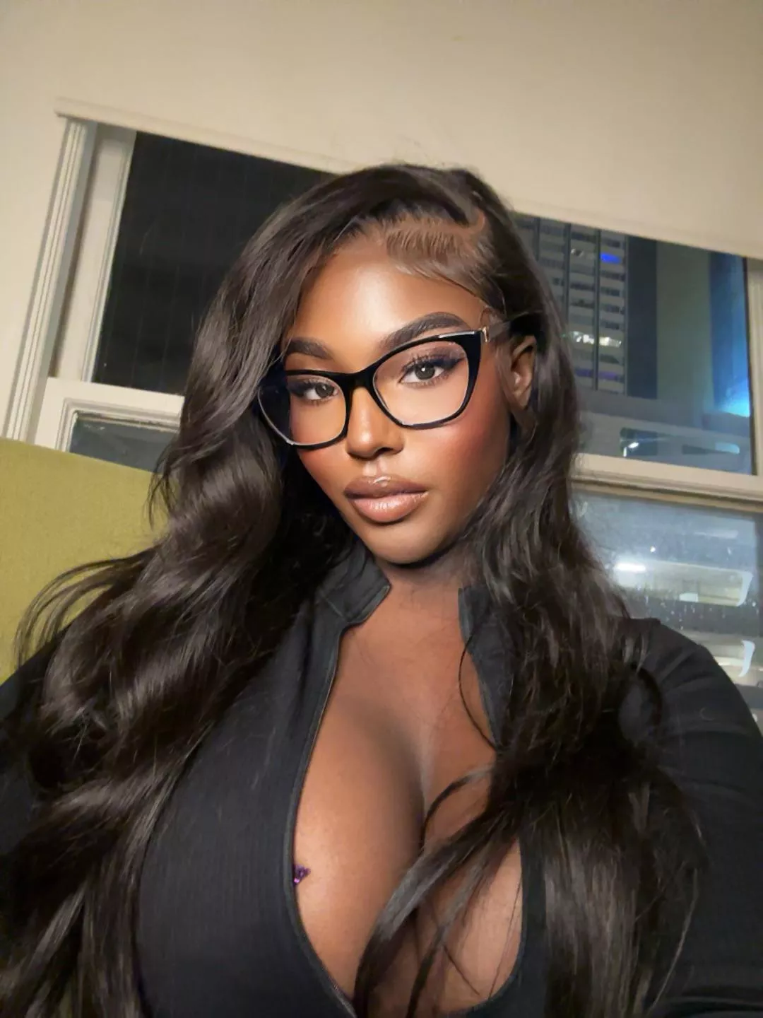 listen to mommy & kneel for me. 