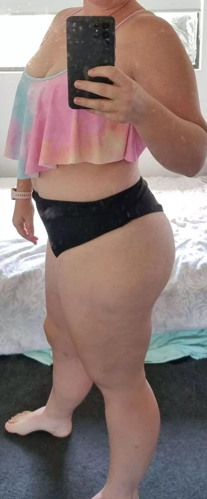 M 22 with a gf interested in 3somes, let me know what you think of her  