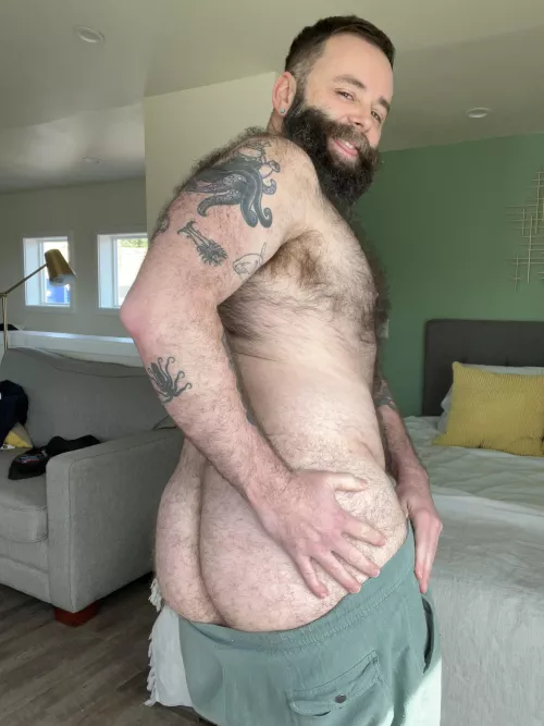 My back hair, armpit hair and chest hair all connect 