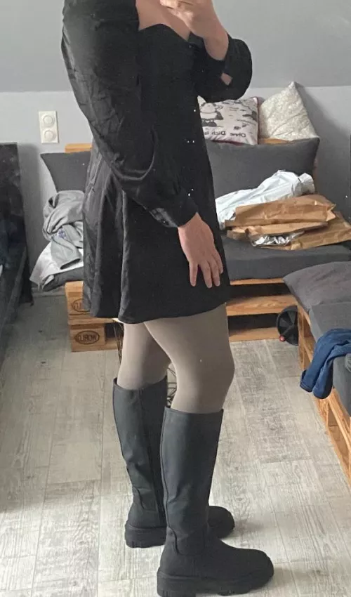 My favorite outfit of all time I feel so girly 😇