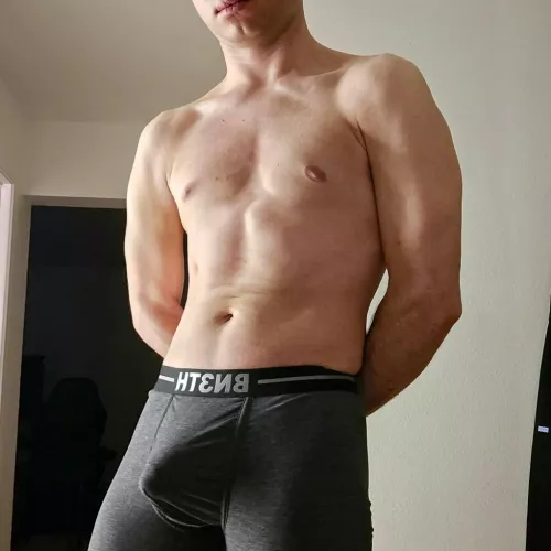 New profile pic! What did you look at first? 