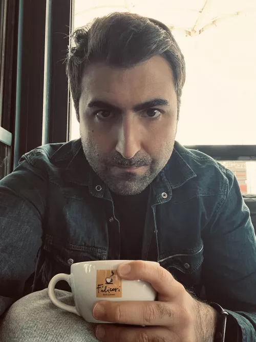 Popping in to say hi! Hope you kings have a great weekend 🤝