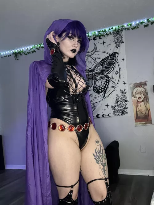 Raven but with tattoos