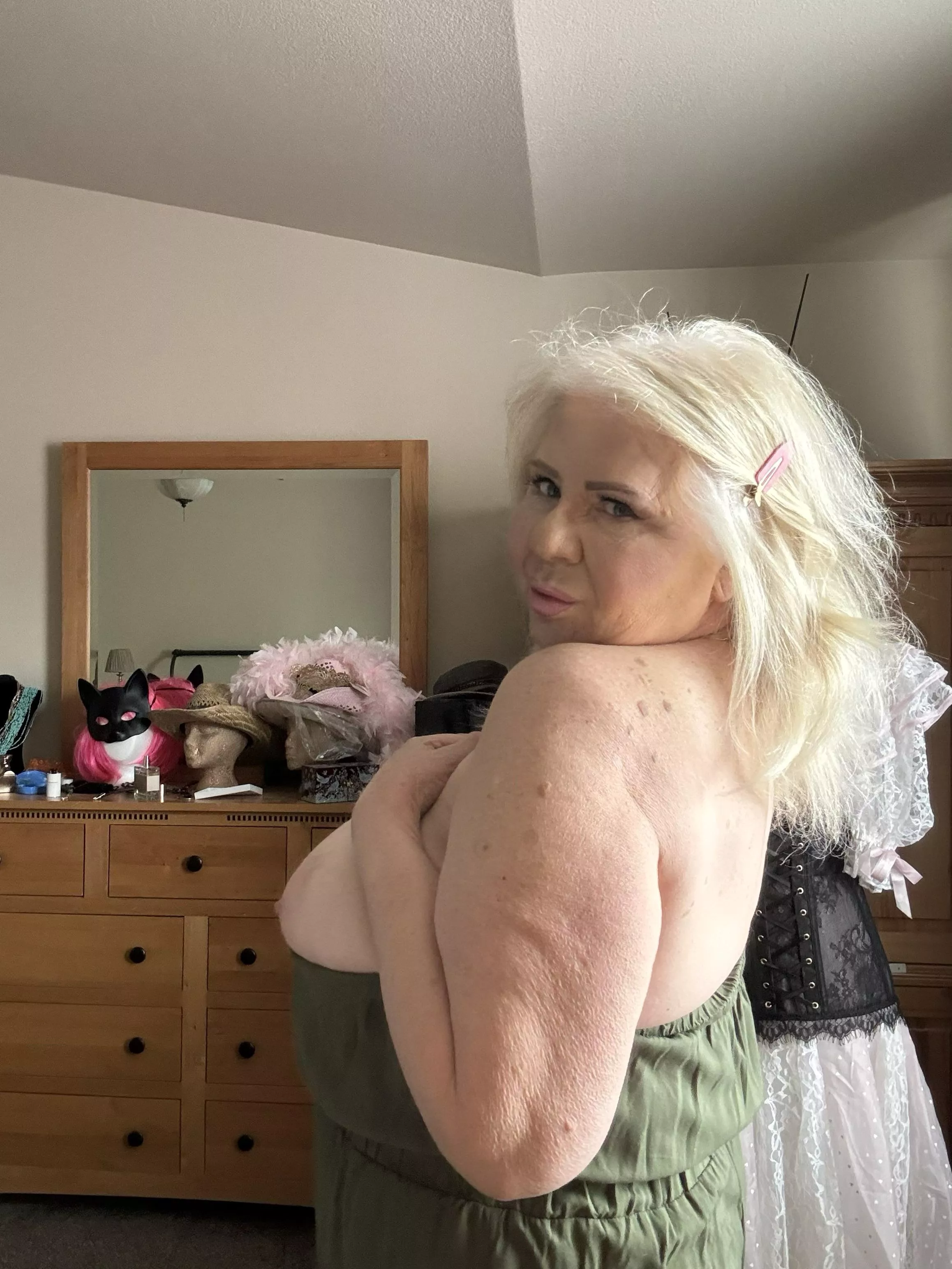 Ready for my date 😜