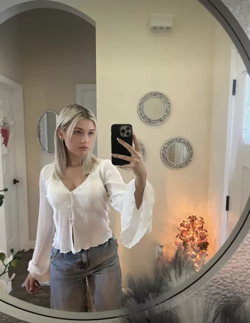 Sending this selfie to my guy friends