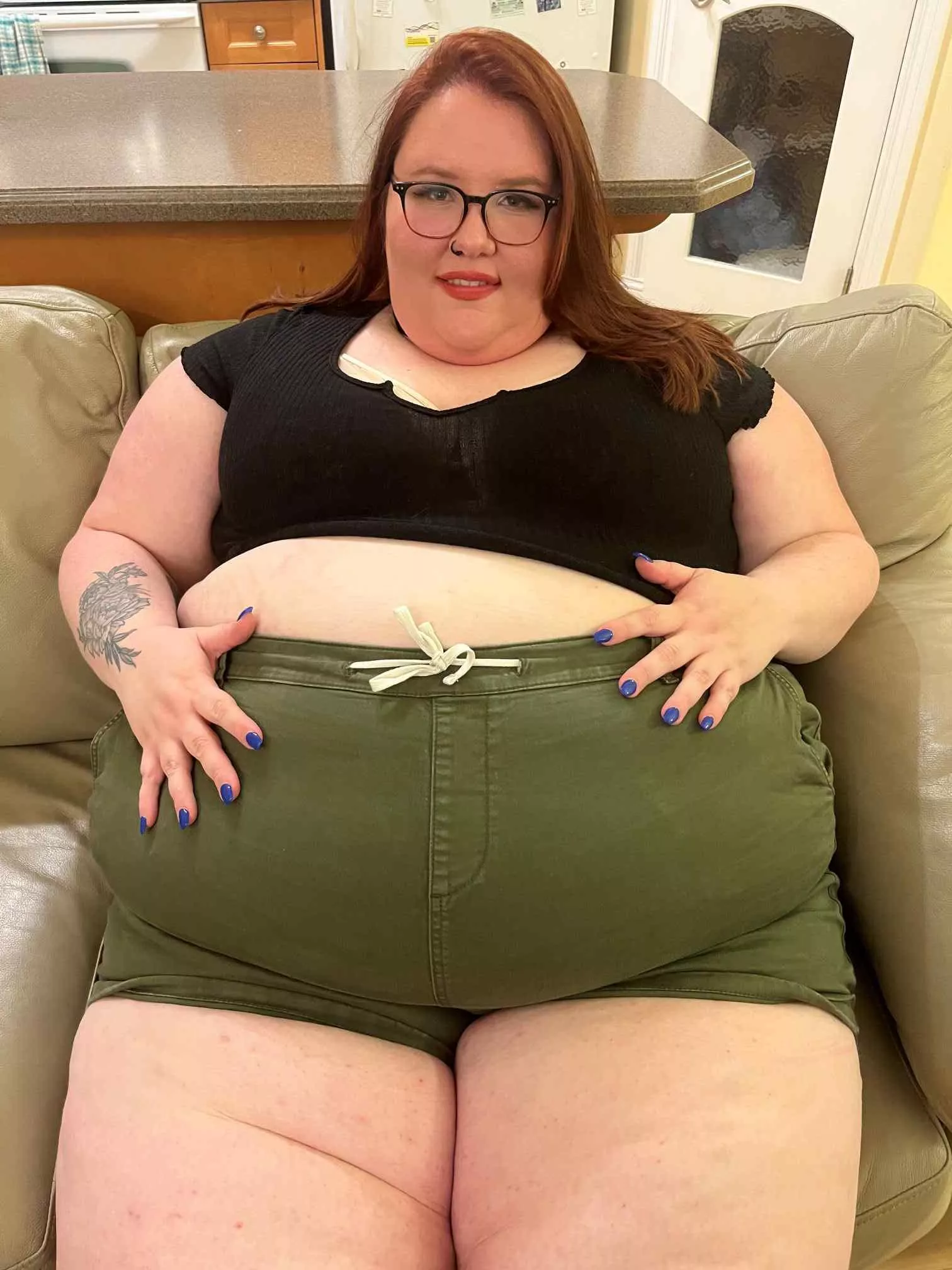 These shorts are too tight - should I take them off? 😘