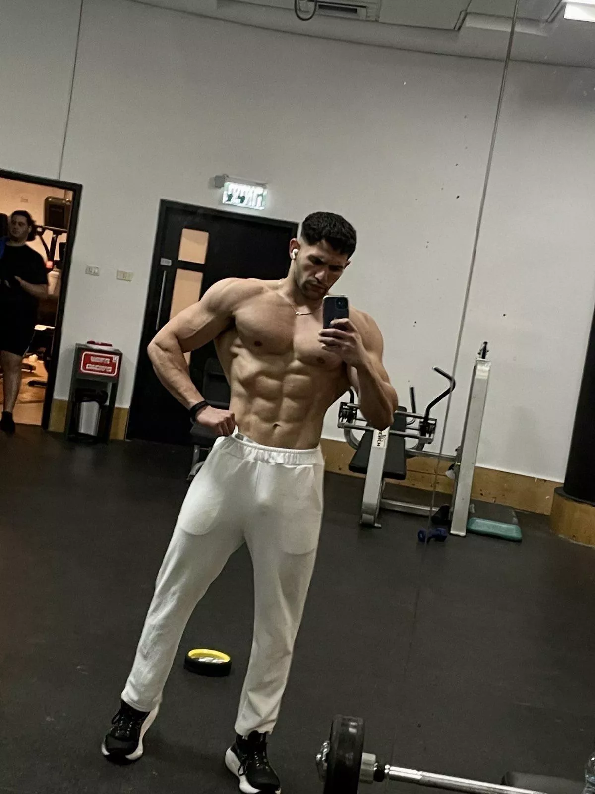 This photo actually be worth more than a thousand words