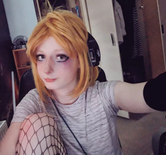 Thought I'd try something new :3