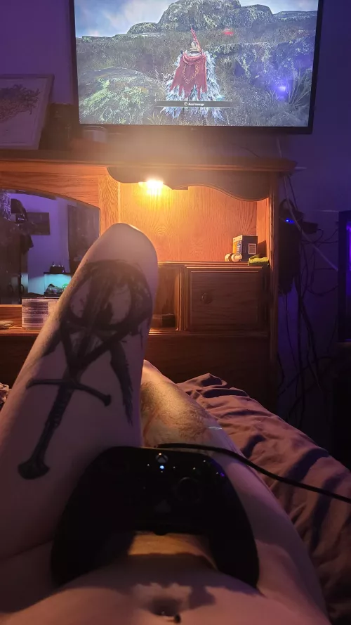 Waiting for that scarab beetle at Volcano Manor. We have 10 minutes.