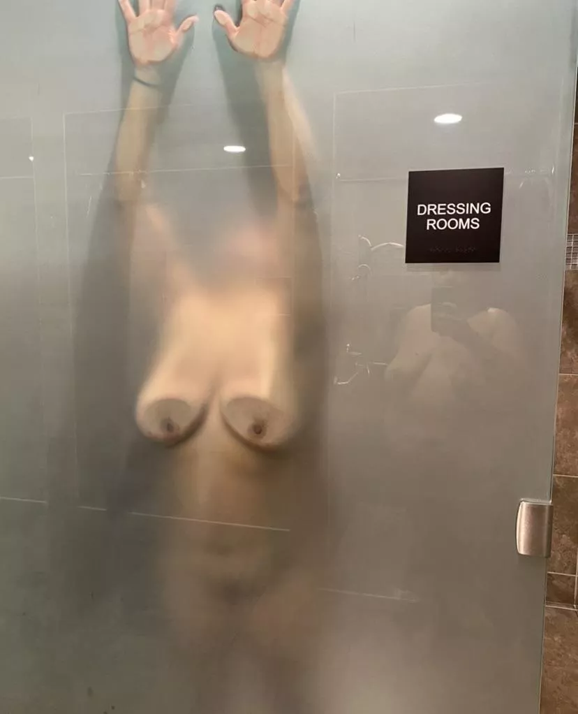 Walked in and found her🥵