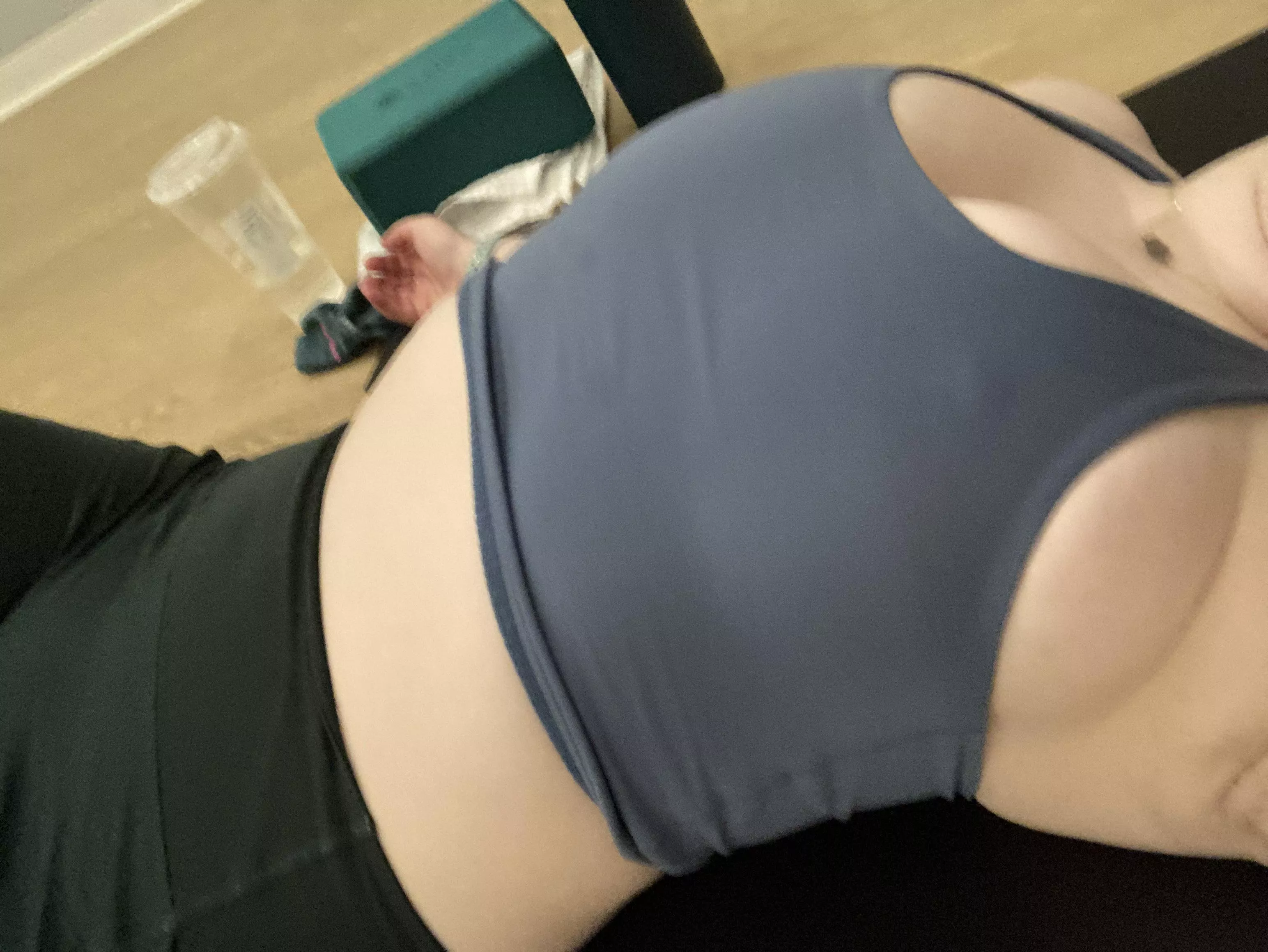 warming up🧘🏻‍♀️