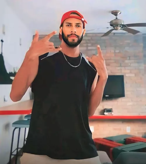 Weekend's here! Have an amazing Saturday everyone! How's you day going so far?