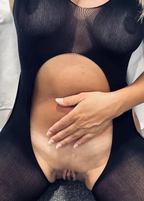 When hubby is away, Mommy will play [F39]