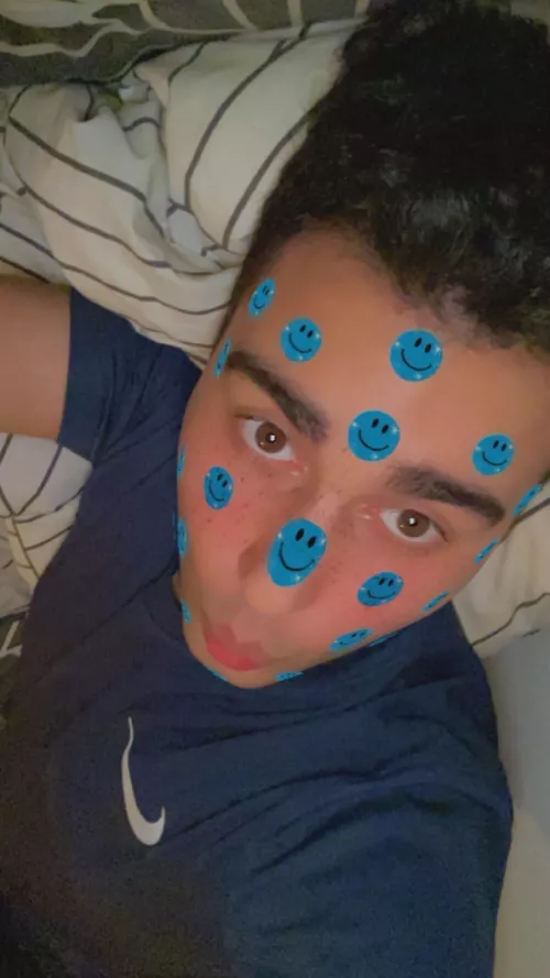 Who plays League Of Legends ?