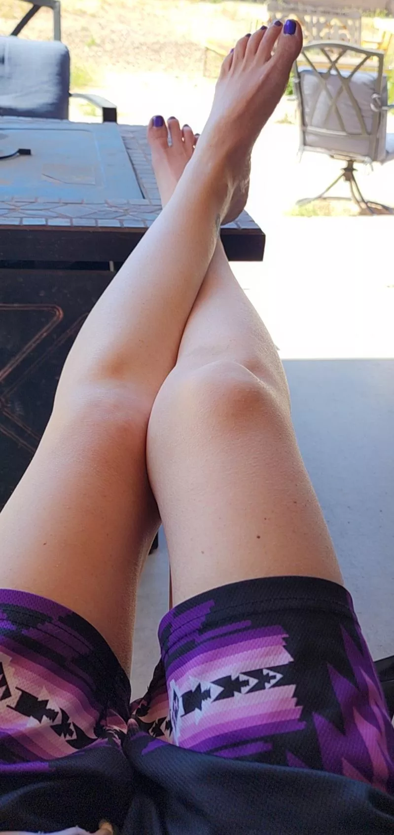 Who wants to rub my tired soles?