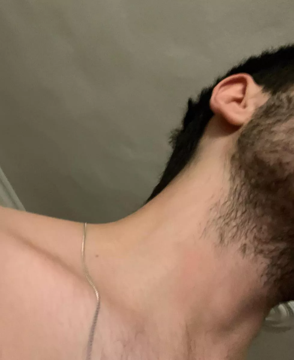 22 bi hairy fit good looking college guy for other in shape guys to trade. I reply fast. Trading w face+ Hmu with face @m50kev