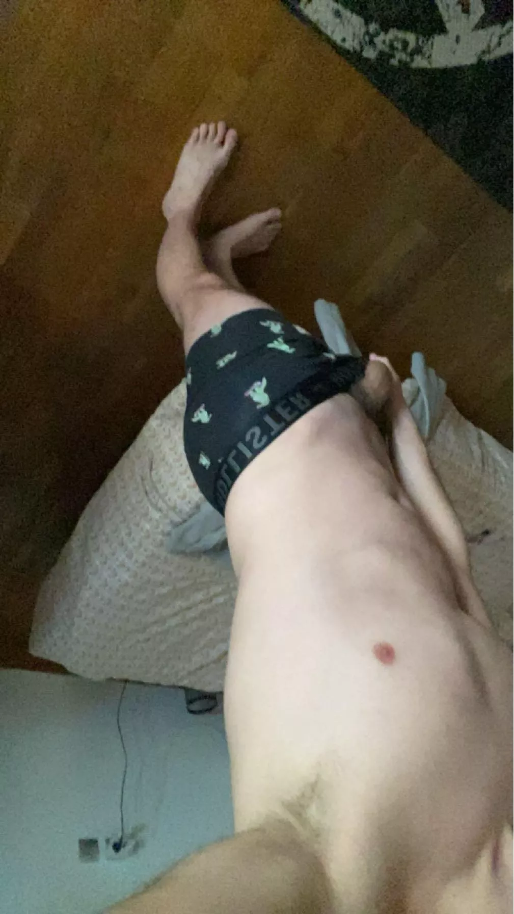 23 France hung looking for longterm with skinny guy, pref my age, snap : felixxl2001