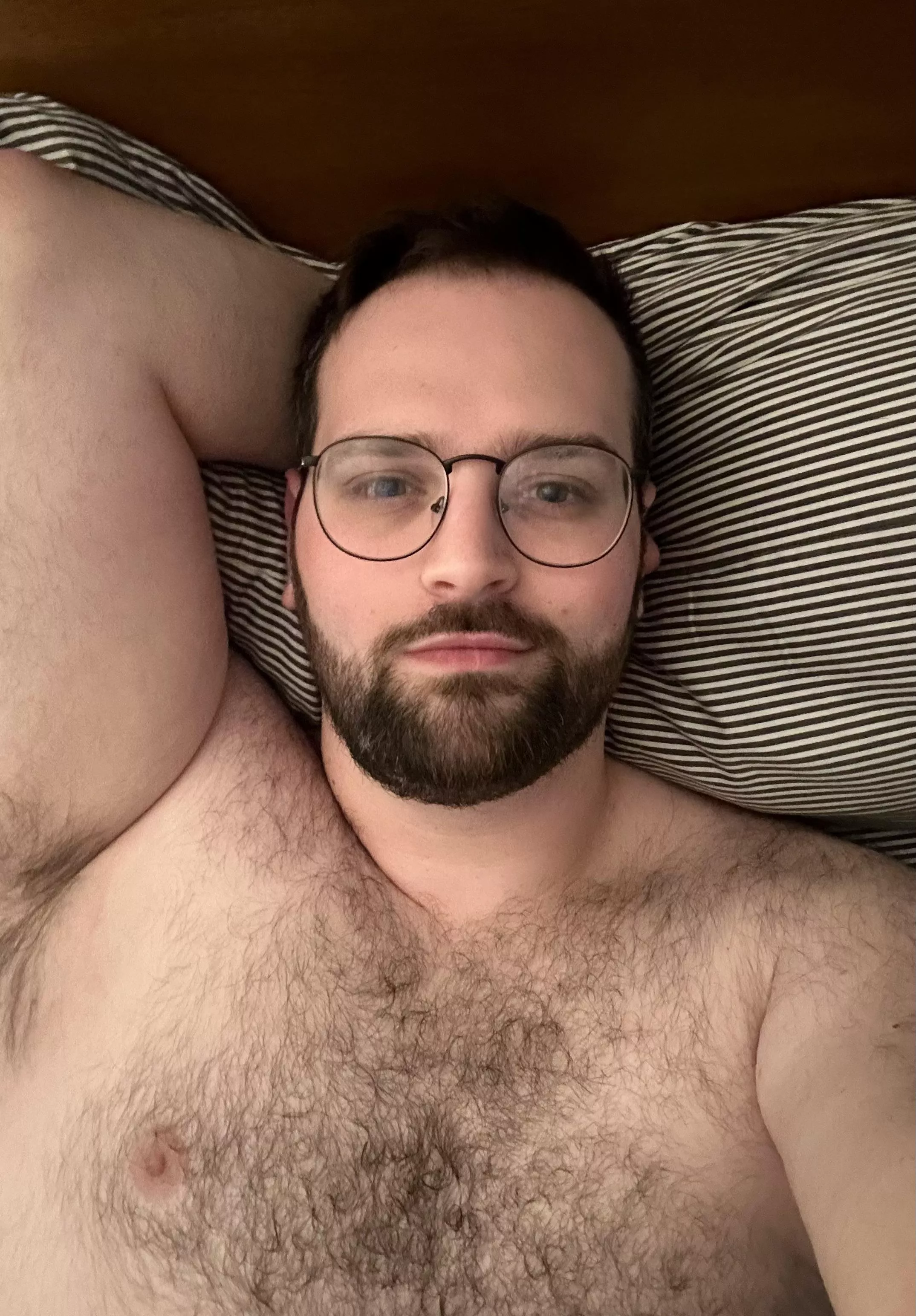 29 beefy hairy cub looking for pic trade, chat, and more. into all types of guys, but hairy dudes, verbal dudes, & face pics get my attention quickly. hit me up with age @oaken-nickel