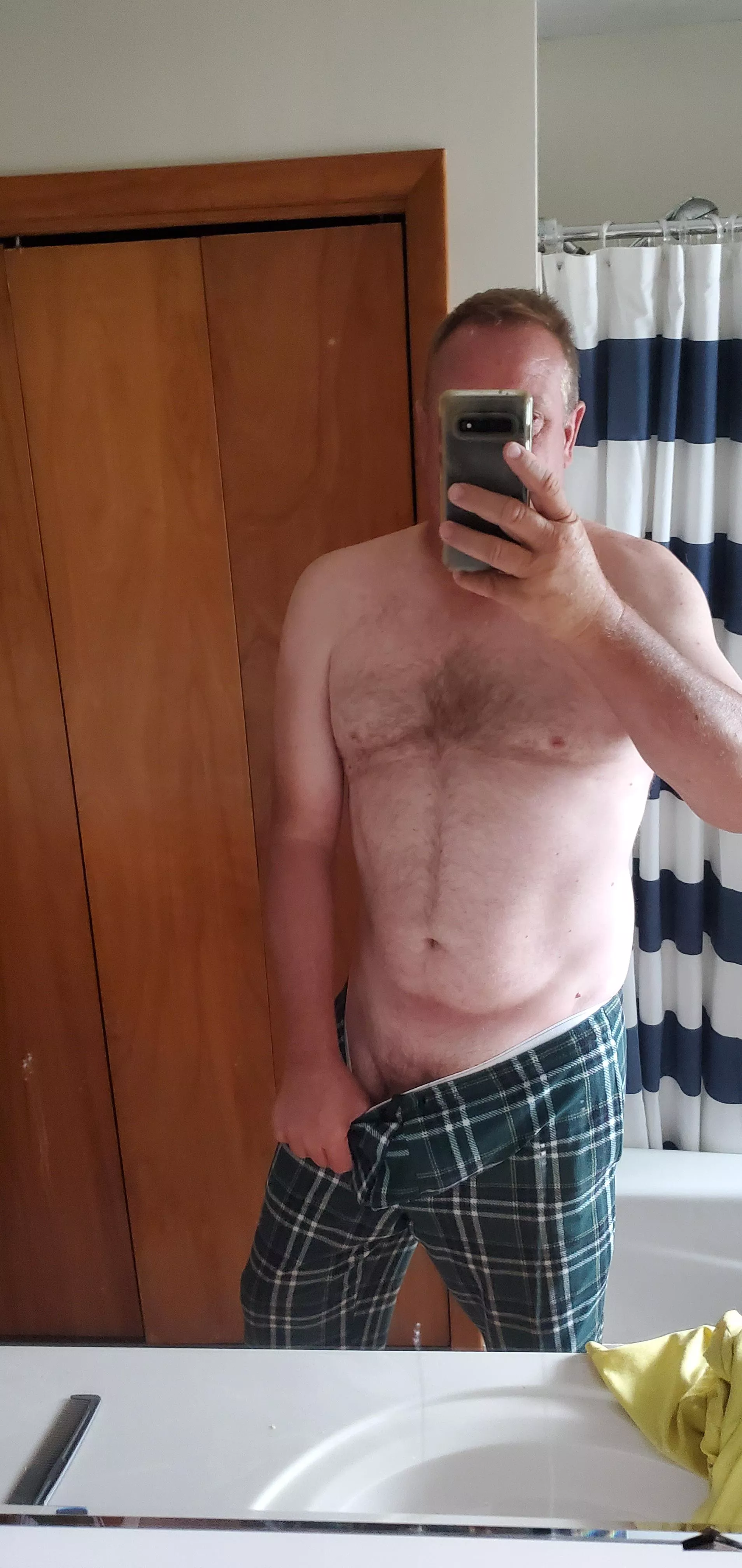 (52) what young lady want this daddy in her bed