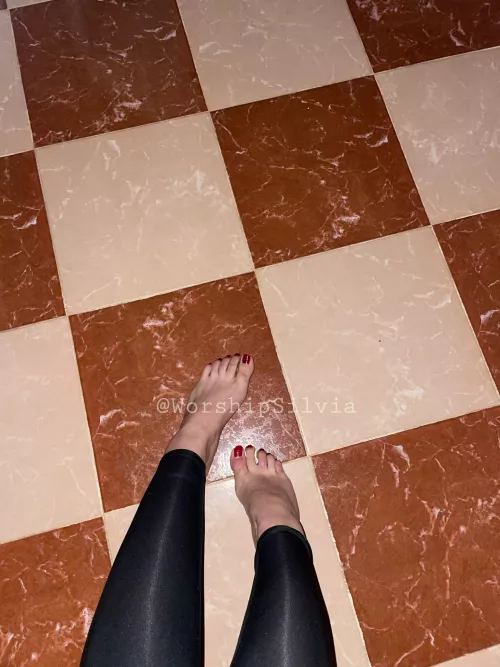 Any feet fetish? 🩷