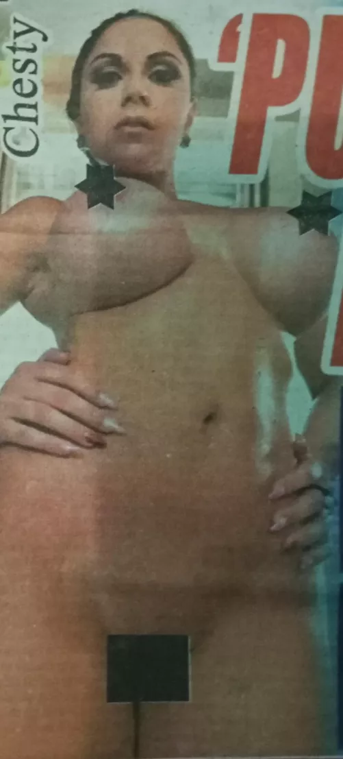 anyone know who she is? I've been trying too look for years tnx