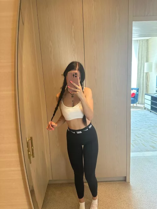 Are girls in crop top a turn on?