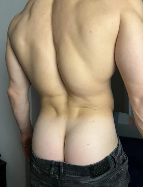 Bite my butt 😈😏