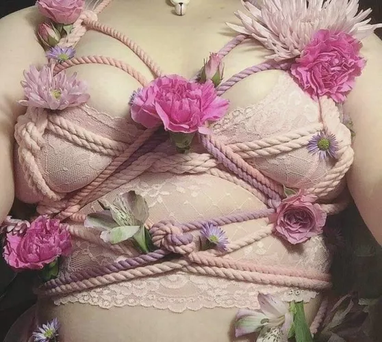 Bondage but make it feminine