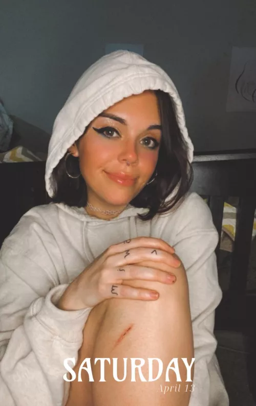 Cut my leg, but I’m still smiling LMAO