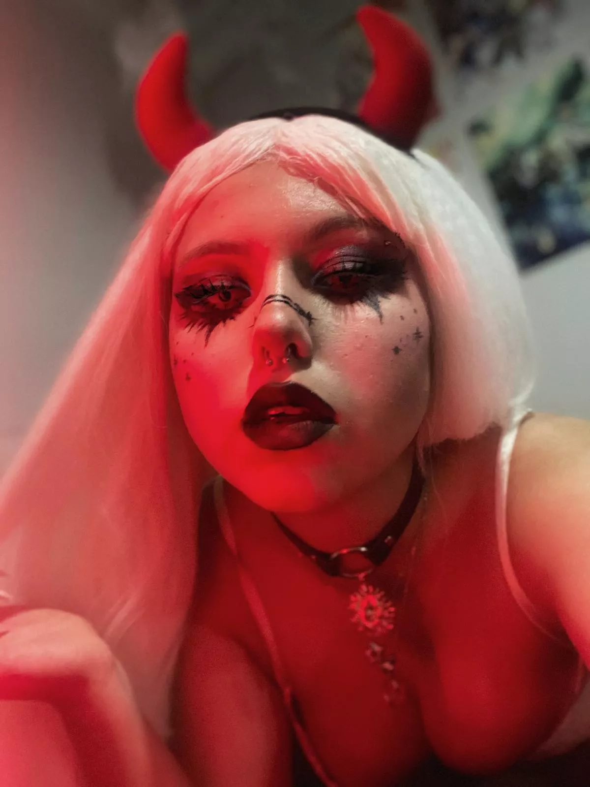 Demon Cosplay by @hinareyumi